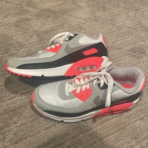 Nike Air Max Sneaker 7Y/women’s 8.5